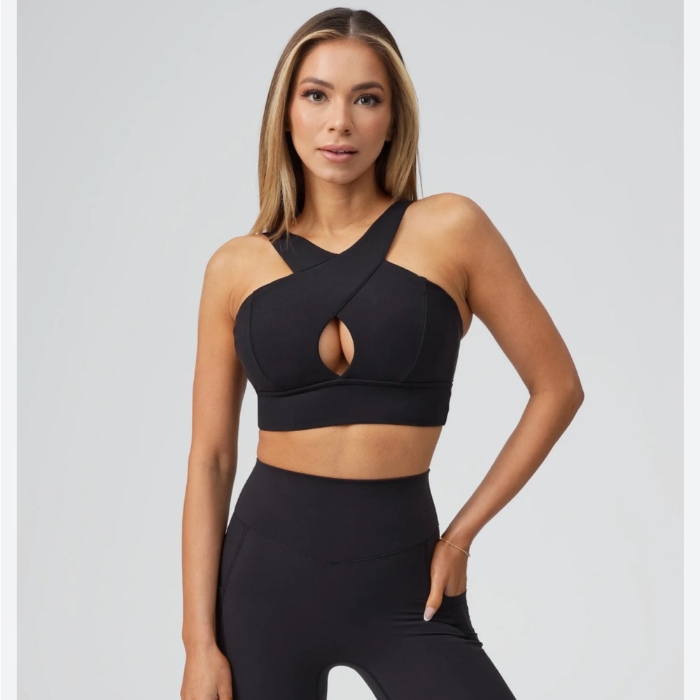 New BuffBunny Harmony Sports Bra Black Cutout NWOT